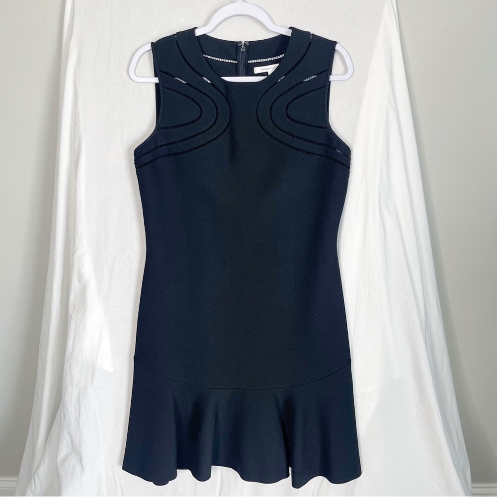 DIANE VON FURSTENBERG | Black Sleeveless Flounce Mini Dress Sz 10 - Picture 2 of 10